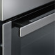 De klapdeur van de Whirlpool AKZ6270IX inbouw oven rvs is voorzien van een stevige deurgreep