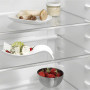 De binnenzijde van de Aeg S53120CNW2 koelkast wit is uitgerust met extra stevig veiligheidsglas