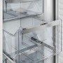 Het interieur van het vriesvak van de Aeg S83430CTX2 koelkast rvs