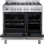 De opbergruimte onder de ovens biedt plaats voor de roosters en bakplaten welke niet gebruikt worden.