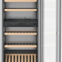 De binnenkant van de Liebherr EWTgw2383-26 wijn koelkast