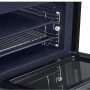 Dankzij het ontbreken van het draaiplateau biedt de NQ50J3530BS ook plaats voor rechthoekige ovenschalen