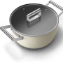 De Smeg CSF2412CRM wordt standaard geleverd met glazen desksel met stoomgat