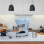 Smeg ECF02PBEU koffiemachine / espressomachine - pastelblauw