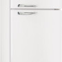 De Smeg FAB50RWH5 koelkast wit heeft afgeronde hoeken en mooie chromen details