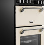 Oven met stoomfunctie, spiesaccessoire en snelle voorverwarming