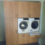 De bijkeuken / wasruimte kast FLUSH uitgevoerd in de kleur Natural Scandinavian