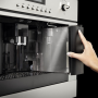 Snel bijvullen van het reservoir aan de voorzijde van de koffiemachine