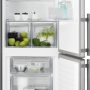 Foto van de binnenzijde van de Electrolux EN3613MOX 