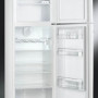 De Smeg FAB30LB1 is voorzien van een fraai interieur met glazen leggers en een grote groentelade onder.