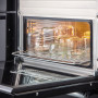 De Nexus Steam 110 beschikt over een stoomoven en een rijslade