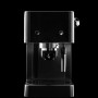De Gaggia RI8427/11 is een compacte pistonmachine uitgevoerd in het roestvrijstaal