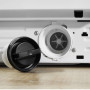 Onderin de Indesit IWDC 6145 (EU) is het filter geplaatst welke u af en toe moet leeghalen