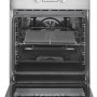 De oven onder het inductie kookgedeelte is ruim en snel op temperatuur
