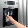 De ijsblokjesmachine werkt volautomatisch op een vaste wateraansluiting