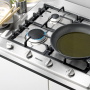 De Miele KM2010G heeft een sterkbrander linksvoor
