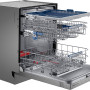 Het interieur van de Samsung DW60J9960US inbouw vaatwasser