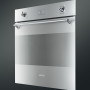 De Smeg SFP390X1 is voorzien van een strak design mede door de vlakke vormgeving en de lange stanggreep