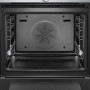Foto van de binnenzijde van de Siemens HB633GNS1 inbouw oven