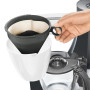 De Siemens TC60301 koffiezetapparaat is uitgerust met een zwenkbare filterhouder