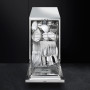 Foto van de binnenzijde van de Smeg LSA4525X vaatwasser