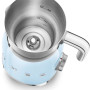 De heldere blauwe kleur van de Smeg MFF01PBEU melkopschuimer maakt het tot een eye-catcher