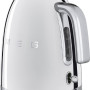 De Smeg KLF03SSEU chromen waterkoker heeft een inhoud van 1,7 liter
