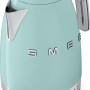 De Smeg KLF04PGEU waterkoker groen is uitgevoerd in het groene retro jaren 50 design