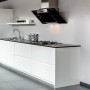Dankzij het schuine design van de WS9070FM heeft u het voordeel van meer hoofdruimte bij koken