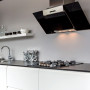De Atag WS9070FM uitgevoerd in een keukenopstelling
