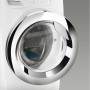 De Zanussi ZWF81463WH wasmachine is uitgevoerd met een degelijke chromen deur