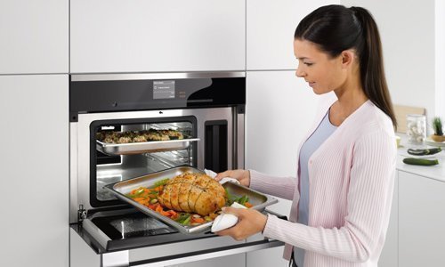 Gerecht dat in een stoomoven wordt geplaatst