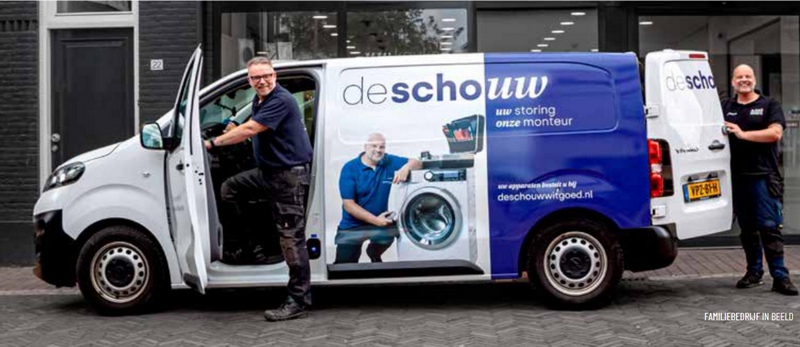Bezorgbus en monteurs van De Schouw Witgoed
