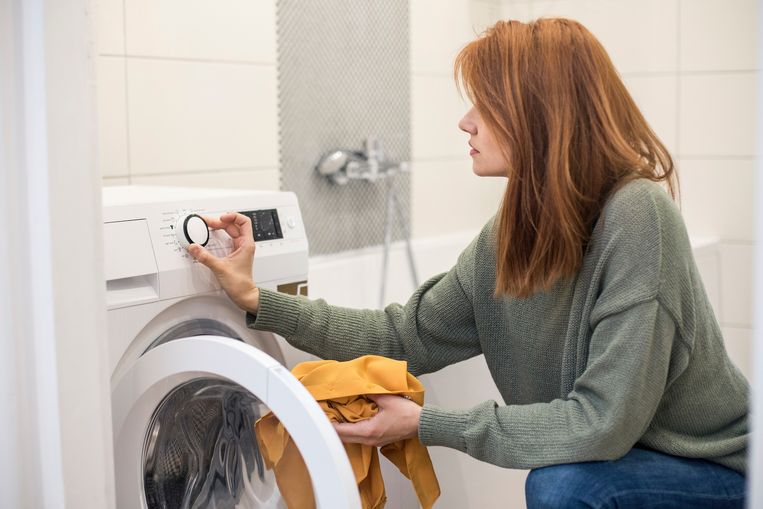 Wasmachine inladen en programma kiezen