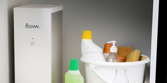 De Floww Solo boiler geplaatst in een keukenkast