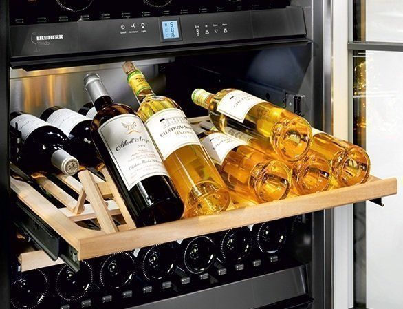 Een wijnklimaatkast is de oplossing voor het direct kunnen serveren van wijn op de juiste temperatuur