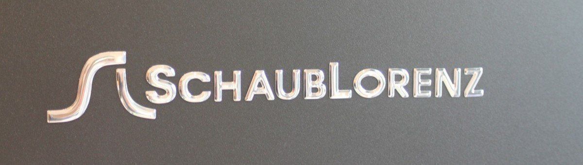 Twee Schneider koelkasten zijn te bekijken in de showroom in Bussum