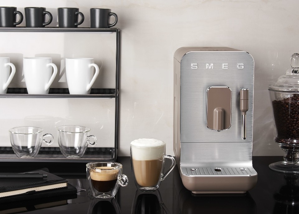 Maak kennis met de koffiemachines van Smeg