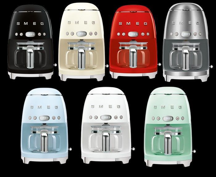 De Smeg DCF02-serie koffiemachines zijn leverbaar in diverse kleuren