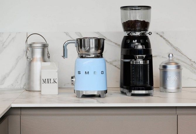 Smeg bonenmaler / koffiemolen CFG01