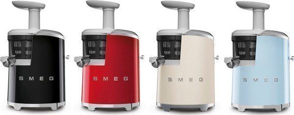 De Smeg Slow Juicer is leverbaar in vier verschillende kleuren