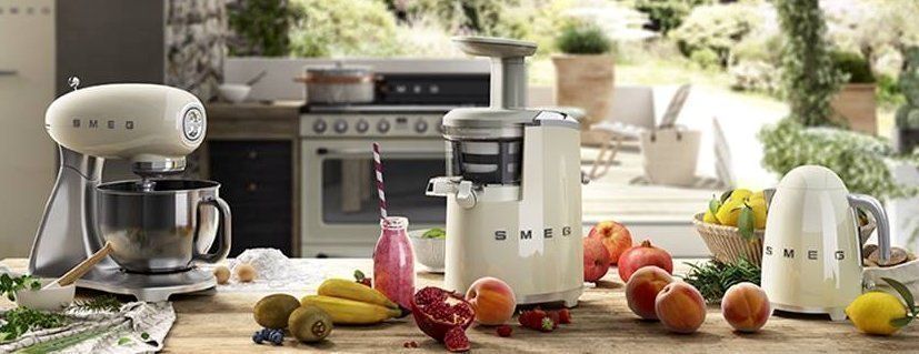 Met de komst van de Smeg Slow Juicer is de lijn klein huishoudelijke apparatuur wederom uitgebreid